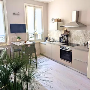 https://maison-del-ducato-garibaldi-37.emilia-romagnahotels.net